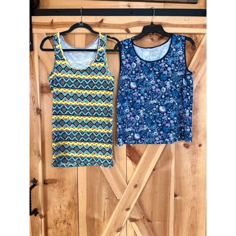Lot of 2 Womens XL Printed Tank Tops Aztec Boho Ribbed & Navy Floral Cami